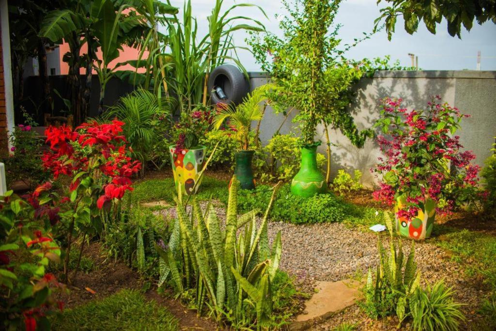 City Oasis By Siima _ Hidden Gem City Family Home Kampala Kültér fotó